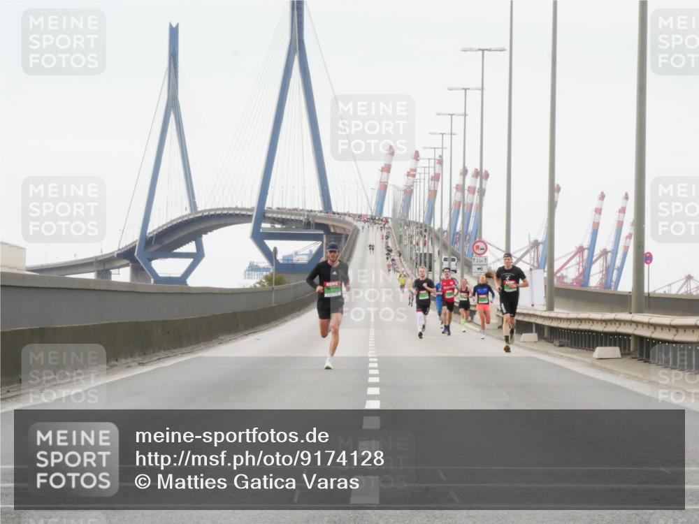 03.10.2025 - Köhlbrandbrückenlauf Matties Gatica Varas http://msf.ph/oto/9174128 03.10.2025 15:37:57 Position 3 12, 1 meine-sportfotos.de