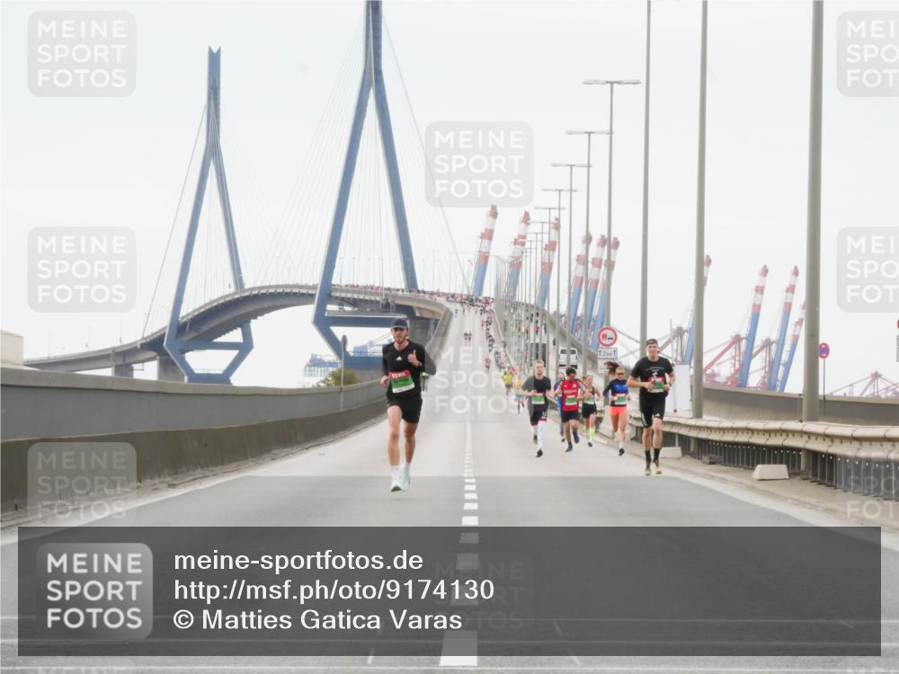 03.10.2025 - Köhlbrandbrückenlauf Matties Gatica Varas http://msf.ph/oto/9174130 03.10.2025 15:37:58 Position 3 12, 1 meine-sportfotos.de