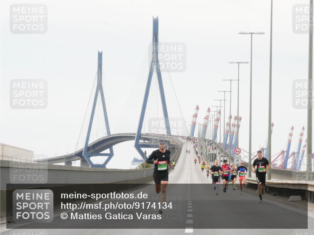 03.10.2025 - Köhlbrandbrückenlauf Matties Gatica Varas http://msf.ph/oto/9174134 03.10.2025 15:38:00 Position 3 12, 1, 8 meine-sportfotos.de