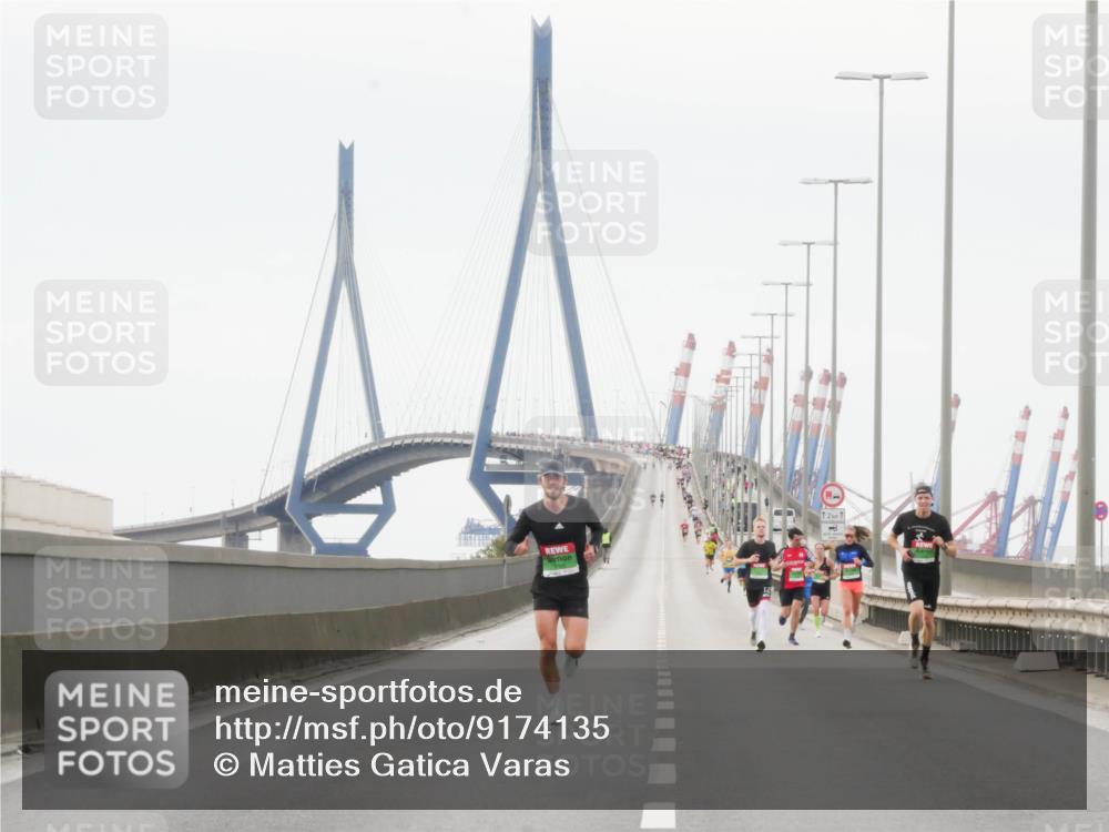 03.10.2025 - Köhlbrandbrückenlauf Matties Gatica Varas http://msf.ph/oto/9174135 03.10.2025 15:38:01 Position 3 12, 1 meine-sportfotos.de