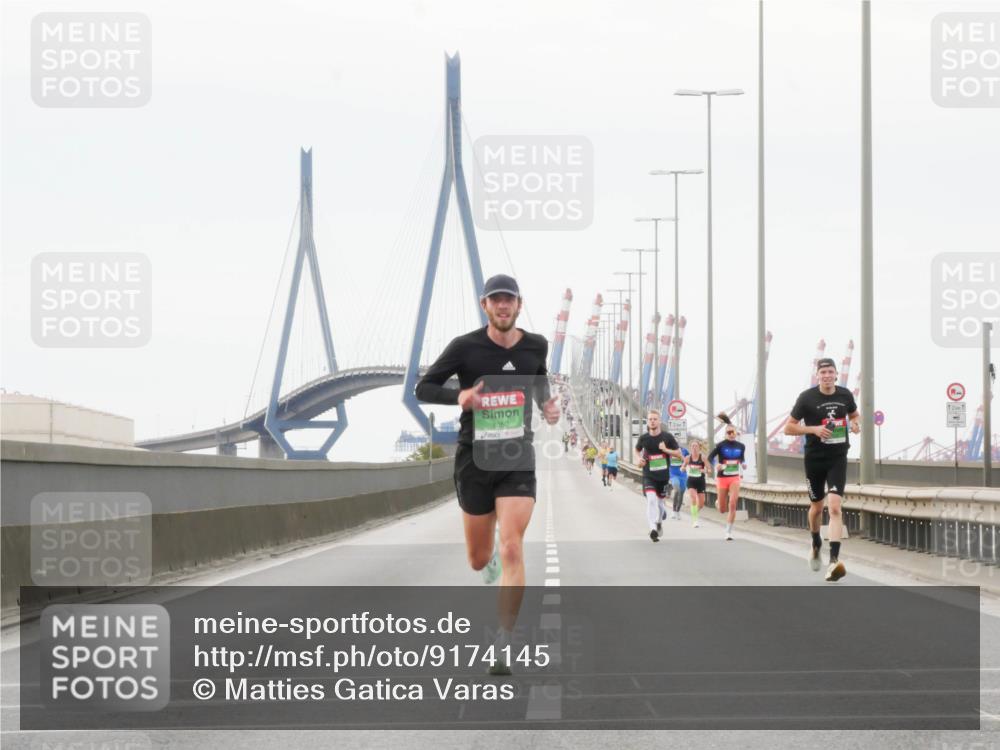 03.10.2025 - Köhlbrandbrückenlauf Matties Gatica Varas http://msf.ph/oto/9174145 03.10.2025 15:38:06 Position 3 7050, 12, 1, 12, 1 meine-sportfotos.de