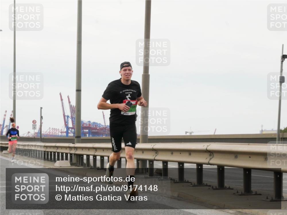 03.10.2025 - Köhlbrandbrückenlauf Matties Gatica Varas http://msf.ph/oto/9174148 03.10.2025 15:38:12 Position 3  meine-sportfotos.de