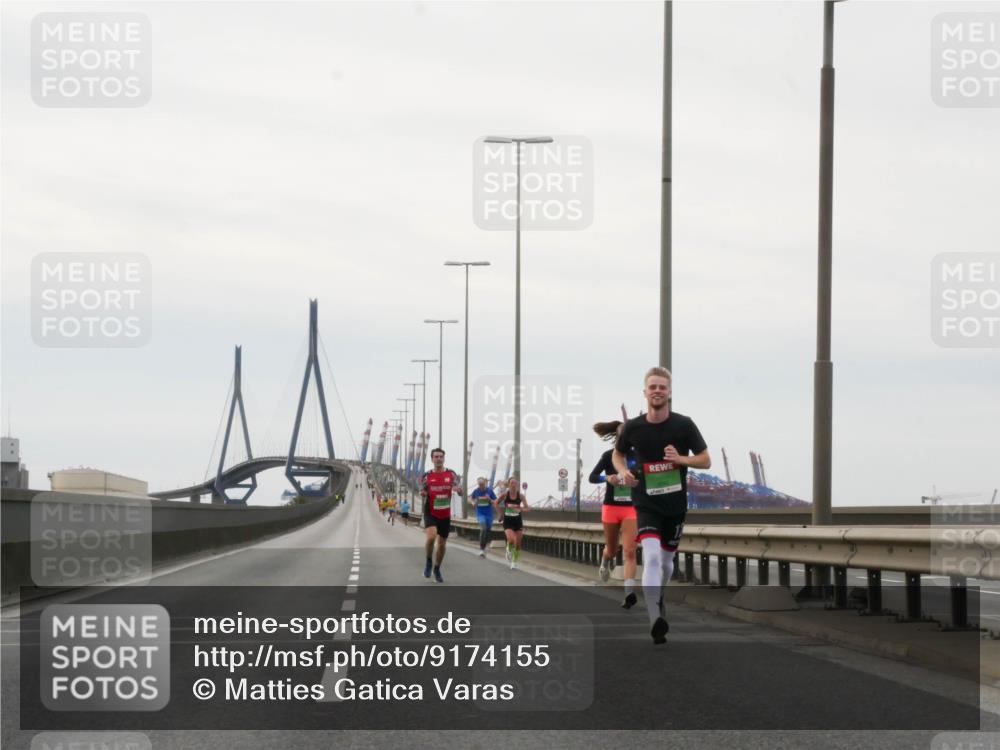 03.10.2025 - Köhlbrandbrückenlauf Matties Gatica Varas http://msf.ph/oto/9174155 03.10.2025 15:38:17 Position 3  meine-sportfotos.de