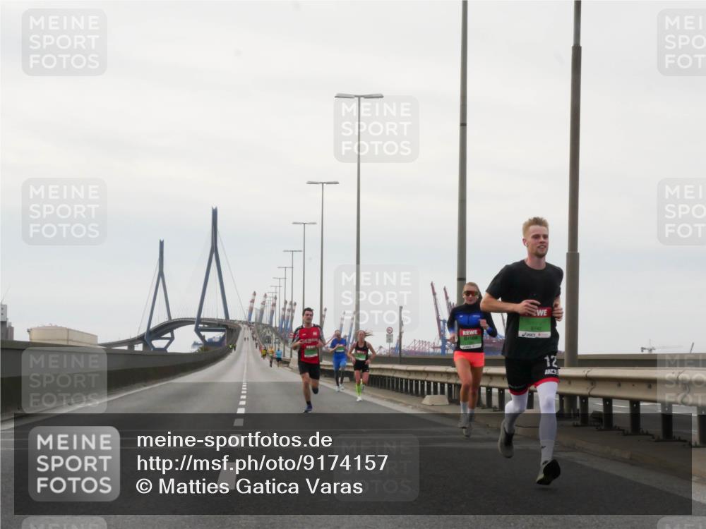 03.10.2025 - Köhlbrandbrückenlauf Matties Gatica Varas http://msf.ph/oto/9174157 03.10.2025 15:38:18 Position 3 9742, 12 meine-sportfotos.de