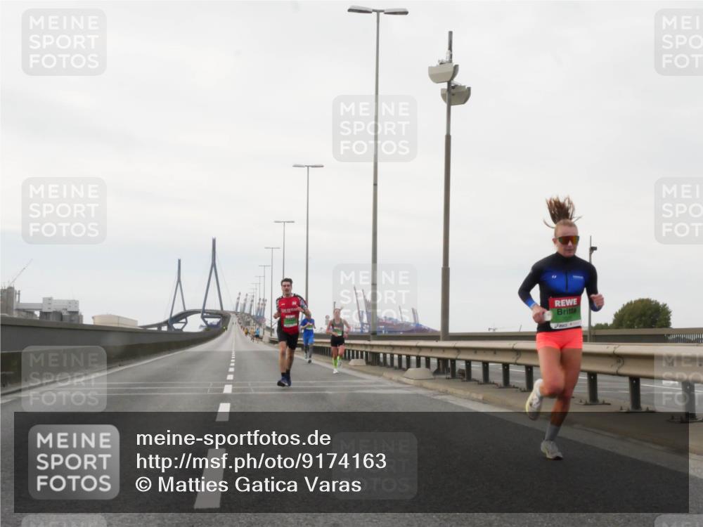 03.10.2025 - Köhlbrandbrückenlauf Matties Gatica Varas http://msf.ph/oto/9174163 03.10.2025 15:38:21 Position 3  meine-sportfotos.de