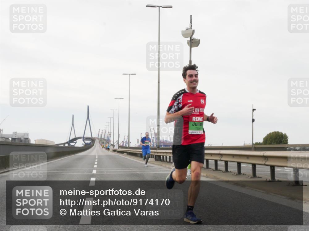 03.10.2025 - Köhlbrandbrückenlauf Matties Gatica Varas http://msf.ph/oto/9174170 03.10.2025 15:38:25 Position 3 96, 7250 meine-sportfotos.de