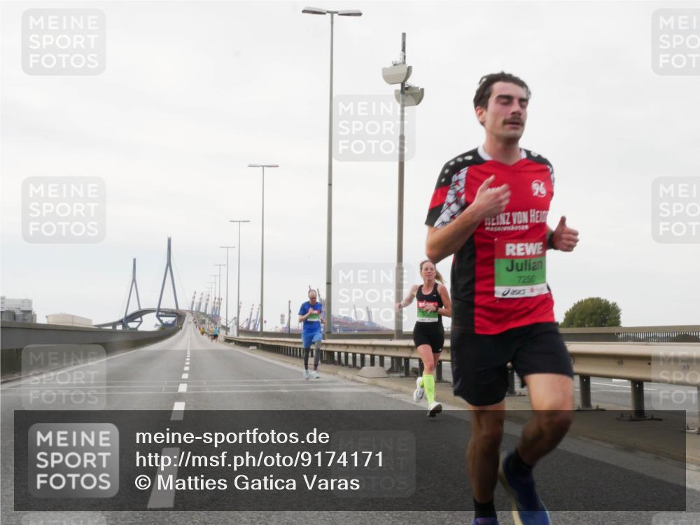 03.10.2025 - Köhlbrandbrückenlauf Matties Gatica Varas http://msf.ph/oto/9174171 03.10.2025 15:38:25 Position 3 96, 7250 meine-sportfotos.de