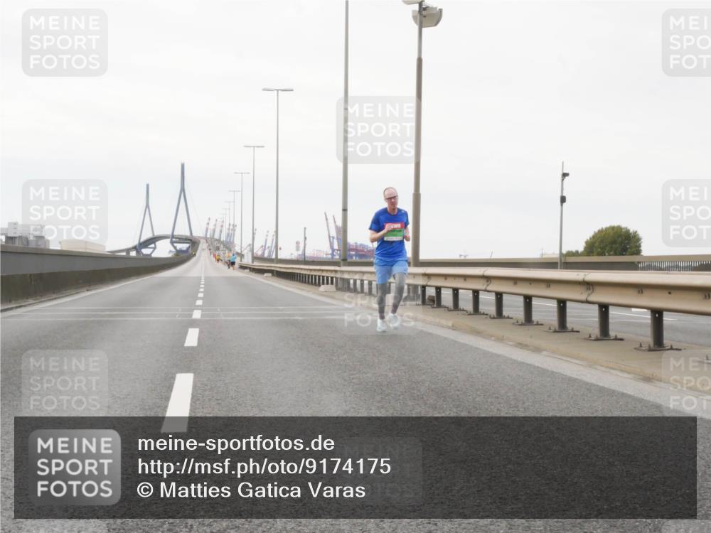 03.10.2025 - Köhlbrandbrückenlauf Matties Gatica Varas http://msf.ph/oto/9174175 03.10.2025 15:38:27 Position 3  meine-sportfotos.de