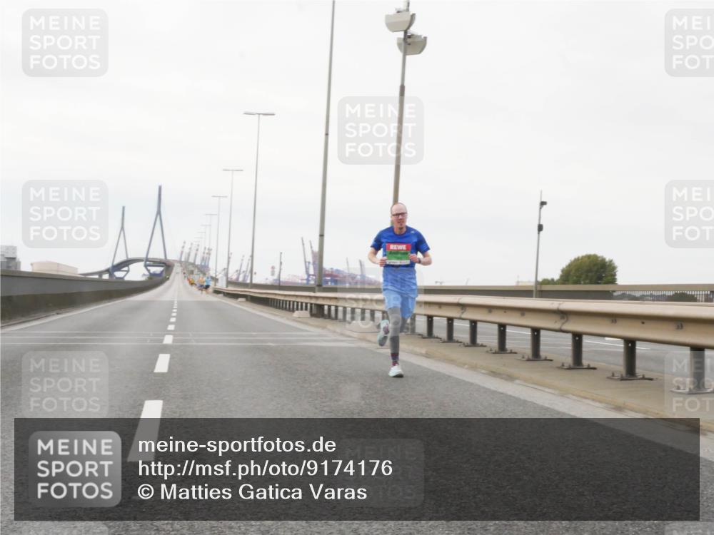 03.10.2025 - Köhlbrandbrückenlauf Matties Gatica Varas http://msf.ph/oto/9174176 03.10.2025 15:38:28 Position 3  meine-sportfotos.de