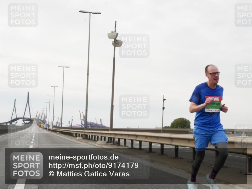 03.10.2025 - Köhlbrandbrückenlauf Matties Gatica Varas http://msf.ph/oto/9174179 03.10.2025 15:38:29 Position 3 7068 meine-sportfotos.de