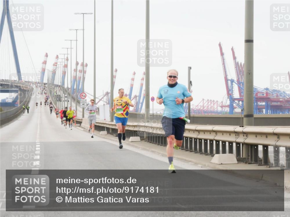 03.10.2025 - Köhlbrandbrückenlauf Matties Gatica Varas http://msf.ph/oto/9174181 03.10.2025 15:38:43 Position 3 12 meine-sportfotos.de