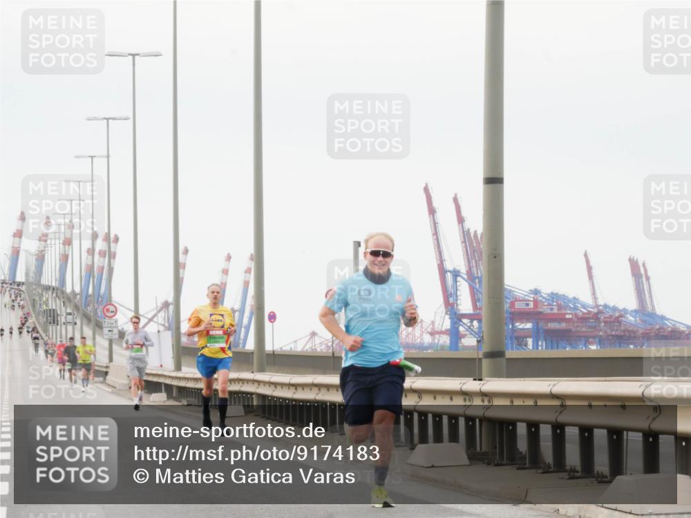 03.10.2025 - Köhlbrandbrückenlauf Matties Gatica Varas http://msf.ph/oto/9174183 03.10.2025 15:38:44 Position 3 2 meine-sportfotos.de