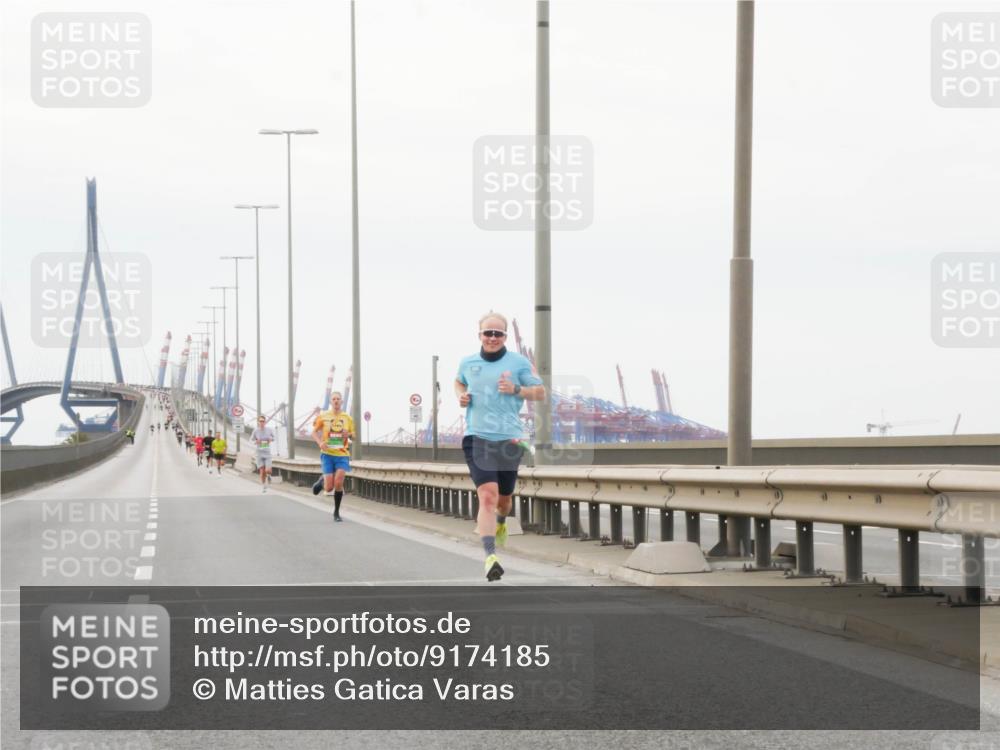 03.10.2025 - Köhlbrandbrückenlauf Matties Gatica Varas http://msf.ph/oto/9174185 03.10.2025 15:38:45 Position 3  meine-sportfotos.de