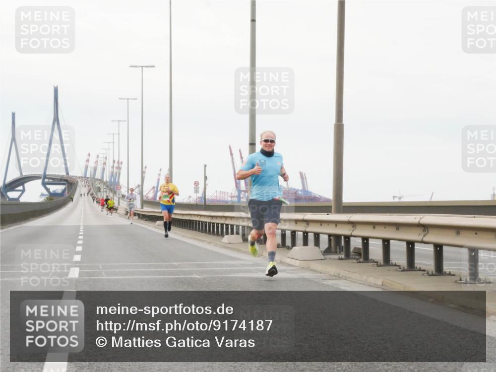 03.10.2025 - Köhlbrandbrückenlauf Matties Gatica Varas http://msf.ph/oto/9174187 03.10.2025 15:38:46 Position 3  meine-sportfotos.de
