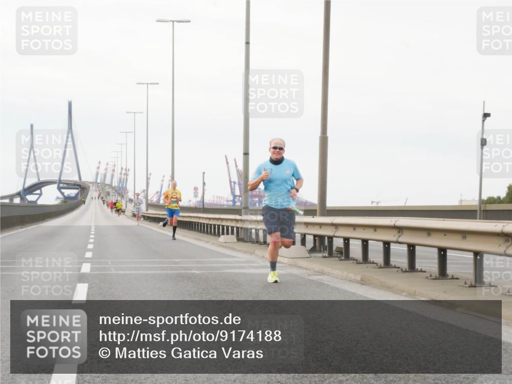 03.10.2025 - Köhlbrandbrückenlauf Matties Gatica Varas http://msf.ph/oto/9174188 03.10.2025 15:38:46 Position 3  meine-sportfotos.de