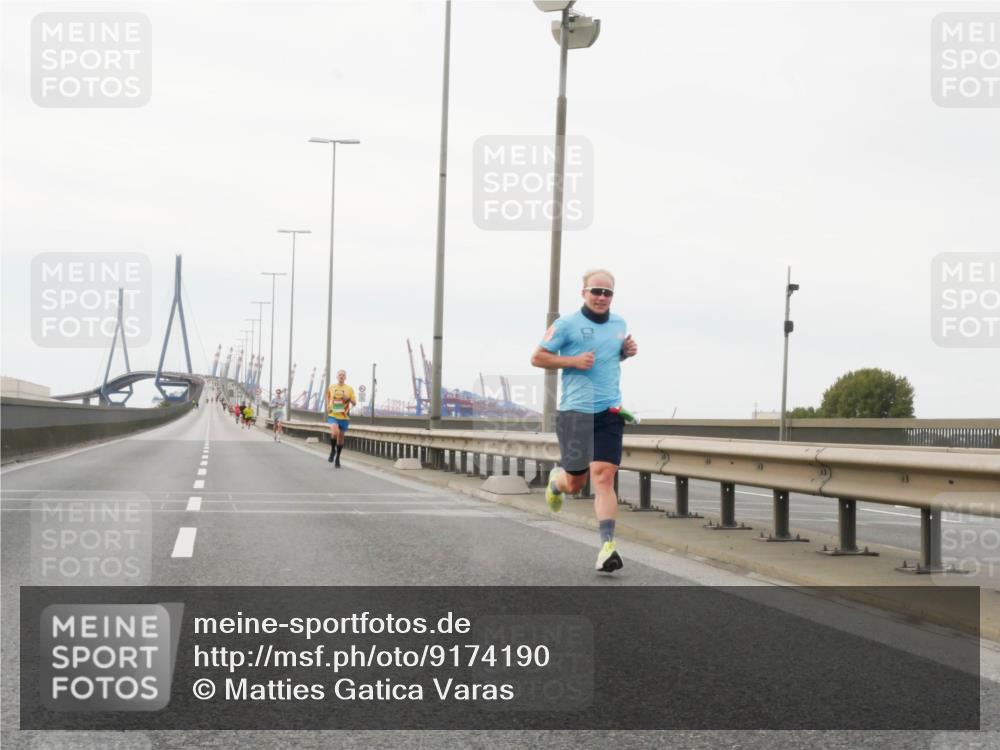 03.10.2025 - Köhlbrandbrückenlauf Matties Gatica Varas http://msf.ph/oto/9174190 03.10.2025 15:38:47 Position 3  meine-sportfotos.de