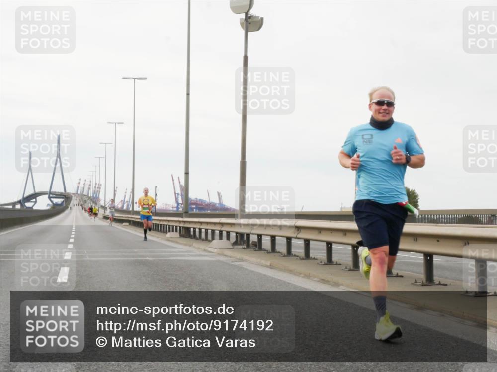 03.10.2025 - Köhlbrandbrückenlauf Matties Gatica Varas http://msf.ph/oto/9174192 03.10.2025 15:38:48 Position 3  meine-sportfotos.de