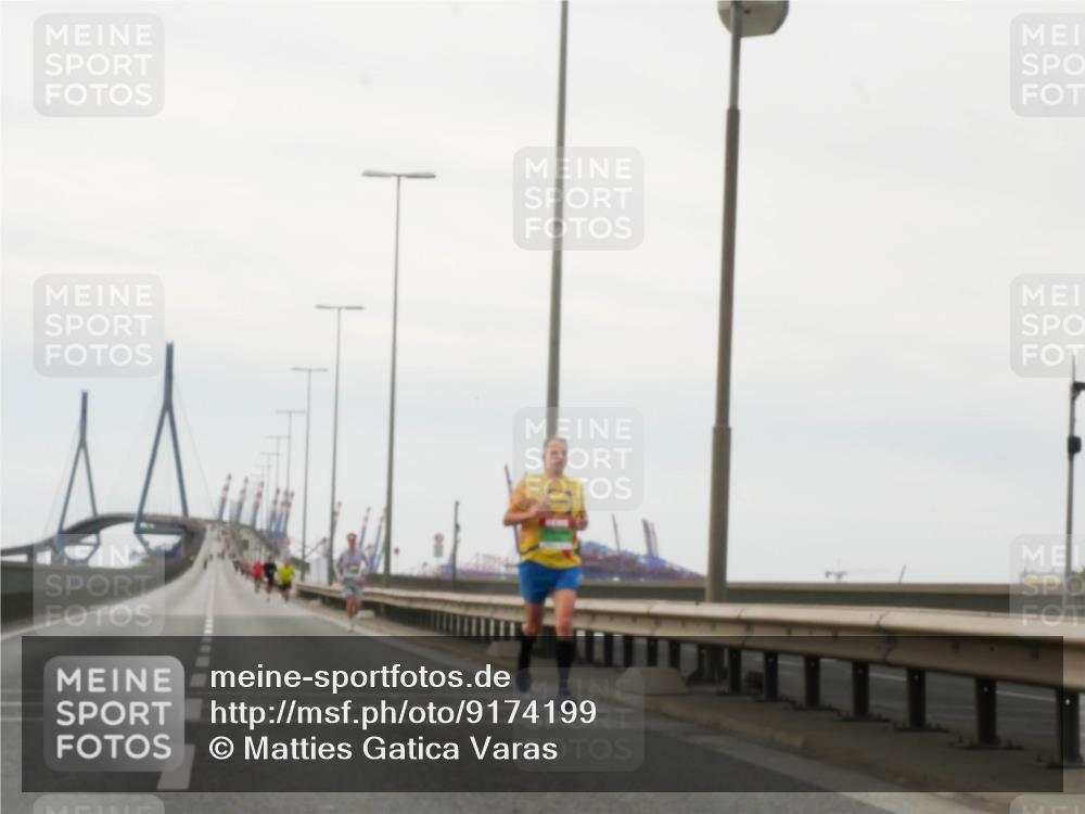 03.10.2025 - Köhlbrandbrückenlauf Matties Gatica Varas http://msf.ph/oto/9174199 03.10.2025 15:38:51 Position 3  meine-sportfotos.de
