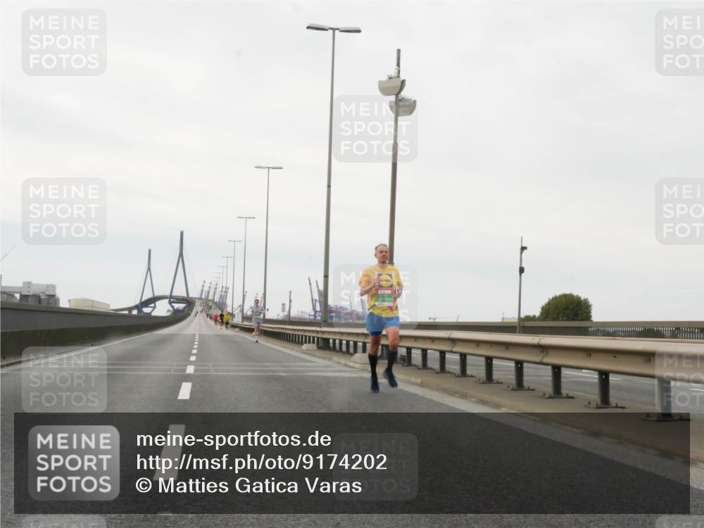 03.10.2025 - Köhlbrandbrückenlauf Matties Gatica Varas http://msf.ph/oto/9174202 03.10.2025 15:38:52 Position 3  meine-sportfotos.de