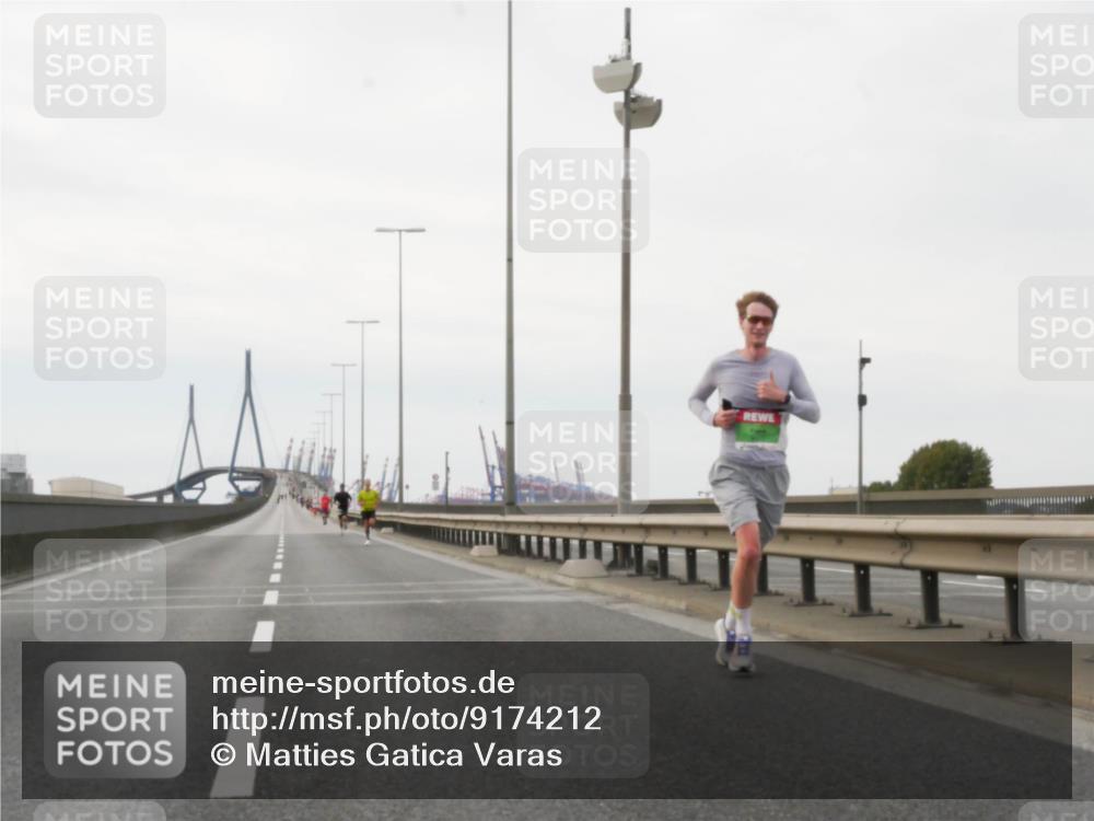 03.10.2025 - Köhlbrandbrückenlauf Matties Gatica Varas http://msf.ph/oto/9174212 03.10.2025 15:39:02 Position 3  meine-sportfotos.de