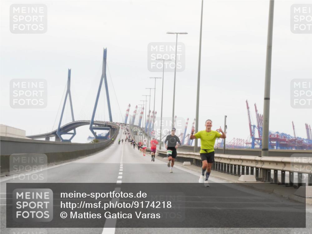 03.10.2025 - Köhlbrandbrückenlauf Matties Gatica Varas http://msf.ph/oto/9174218 03.10.2025 15:39:06 Position 3  meine-sportfotos.de