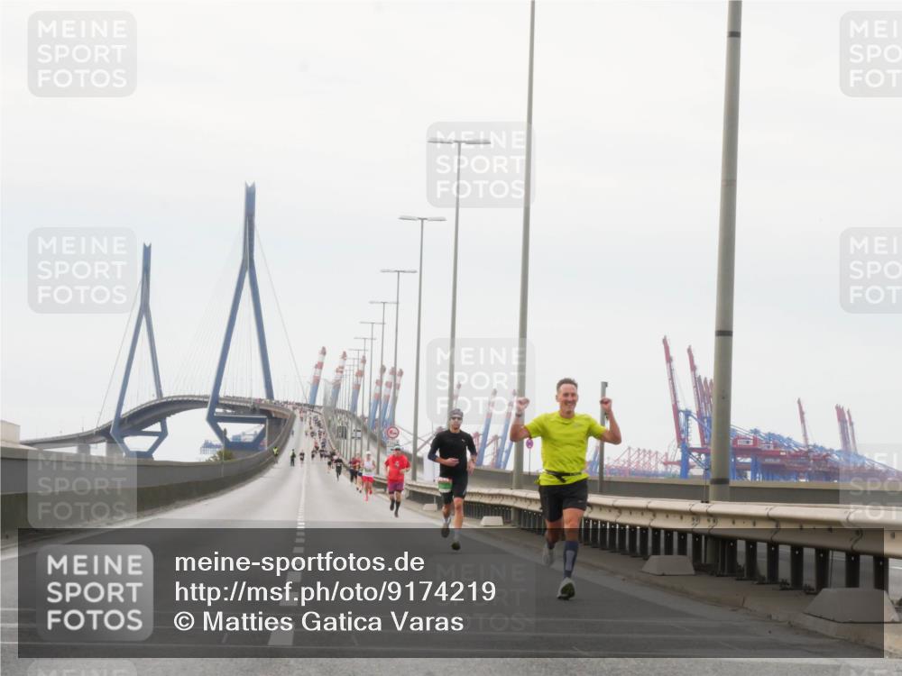 03.10.2025 - Köhlbrandbrückenlauf Matties Gatica Varas http://msf.ph/oto/9174219 03.10.2025 15:39:06 Position 3  meine-sportfotos.de