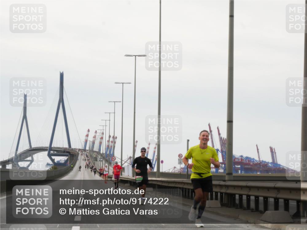 03.10.2025 - Köhlbrandbrückenlauf Matties Gatica Varas http://msf.ph/oto/9174222 03.10.2025 15:39:08 Position 3  meine-sportfotos.de