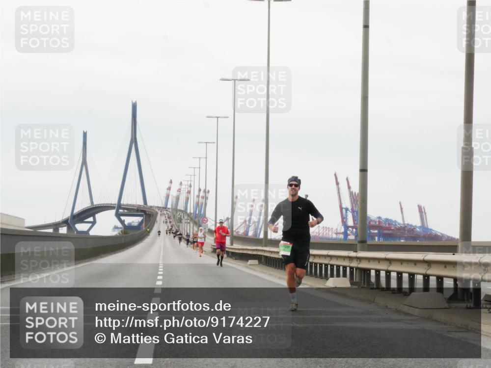 03.10.2025 - Köhlbrandbrückenlauf Matties Gatica Varas http://msf.ph/oto/9174227 03.10.2025 15:39:11 Position 3  meine-sportfotos.de