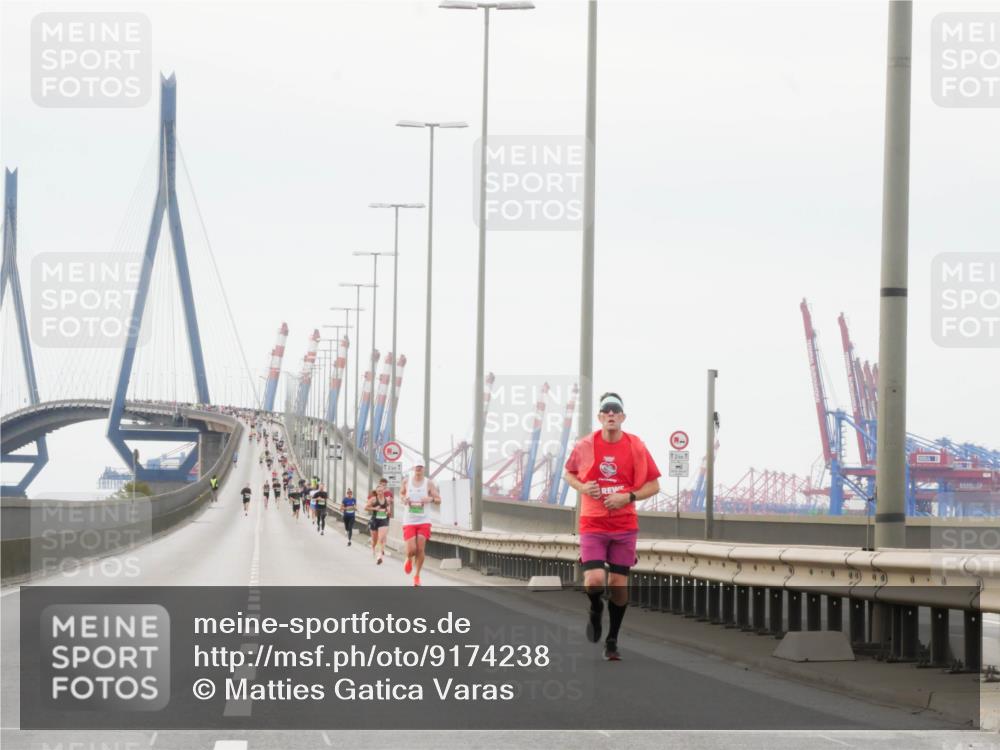 03.10.2025 - Köhlbrandbrückenlauf Matties Gatica Varas http://msf.ph/oto/9174238 03.10.2025 15:39:18 Position 3 12, 1, 12, 1 meine-sportfotos.de