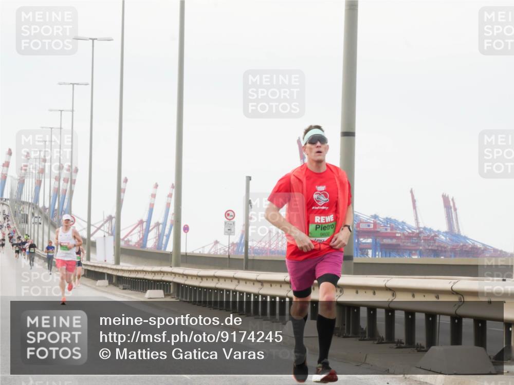 03.10.2025 - Köhlbrandbrückenlauf Matties Gatica Varas http://msf.ph/oto/9174245 03.10.2025 15:39:22 Position 3 121, 9602 meine-sportfotos.de
