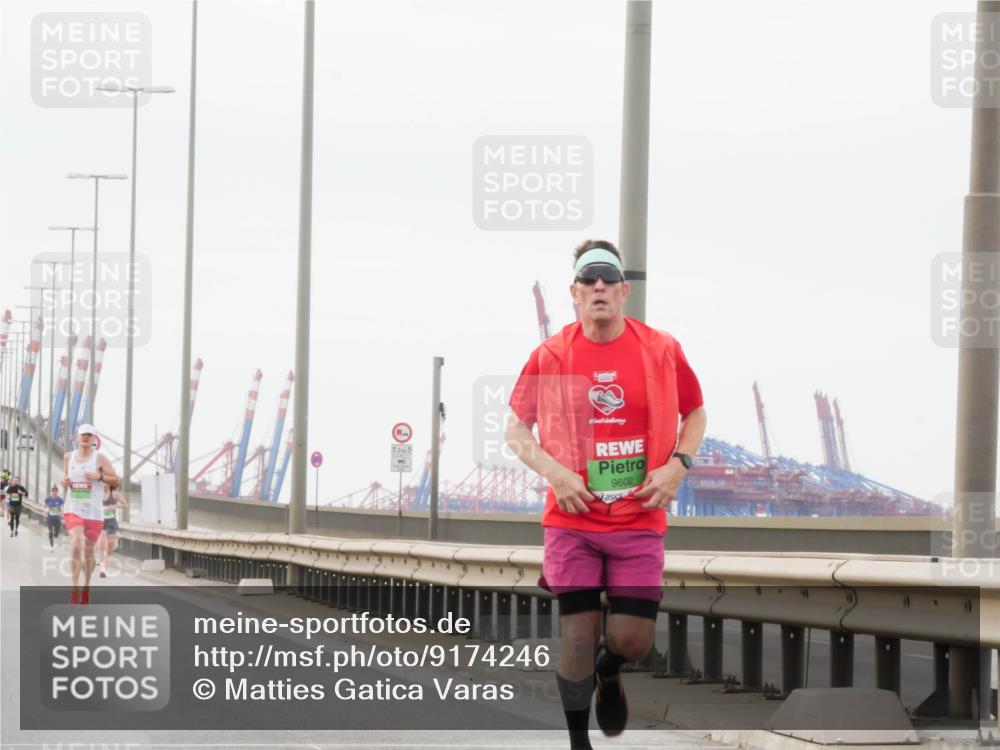 03.10.2025 - Köhlbrandbrückenlauf Matties Gatica Varas http://msf.ph/oto/9174246 03.10.2025 15:39:22 Position 3 121, 9602 meine-sportfotos.de