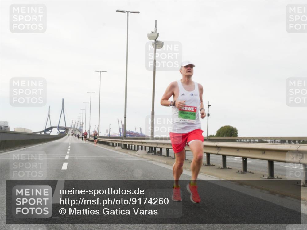 03.10.2025 - Köhlbrandbrückenlauf Matties Gatica Varas http://msf.ph/oto/9174260 03.10.2025 15:39:33 Position 3 7064 meine-sportfotos.de