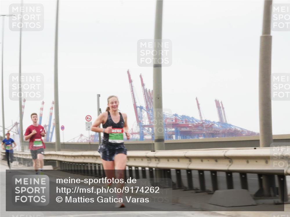 03.10.2025 - Köhlbrandbrückenlauf Matties Gatica Varas http://msf.ph/oto/9174262 03.10.2025 15:39:38 Position 3  meine-sportfotos.de