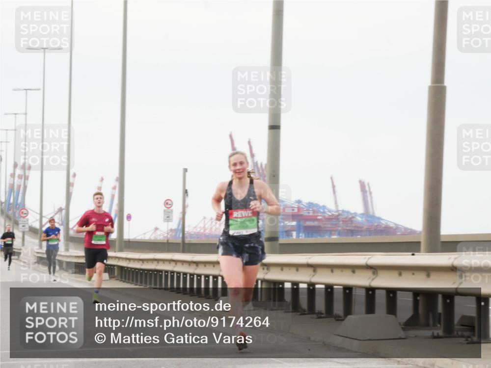 03.10.2025 - Köhlbrandbrückenlauf Matties Gatica Varas http://msf.ph/oto/9174264 03.10.2025 15:39:39 Position 3  meine-sportfotos.de