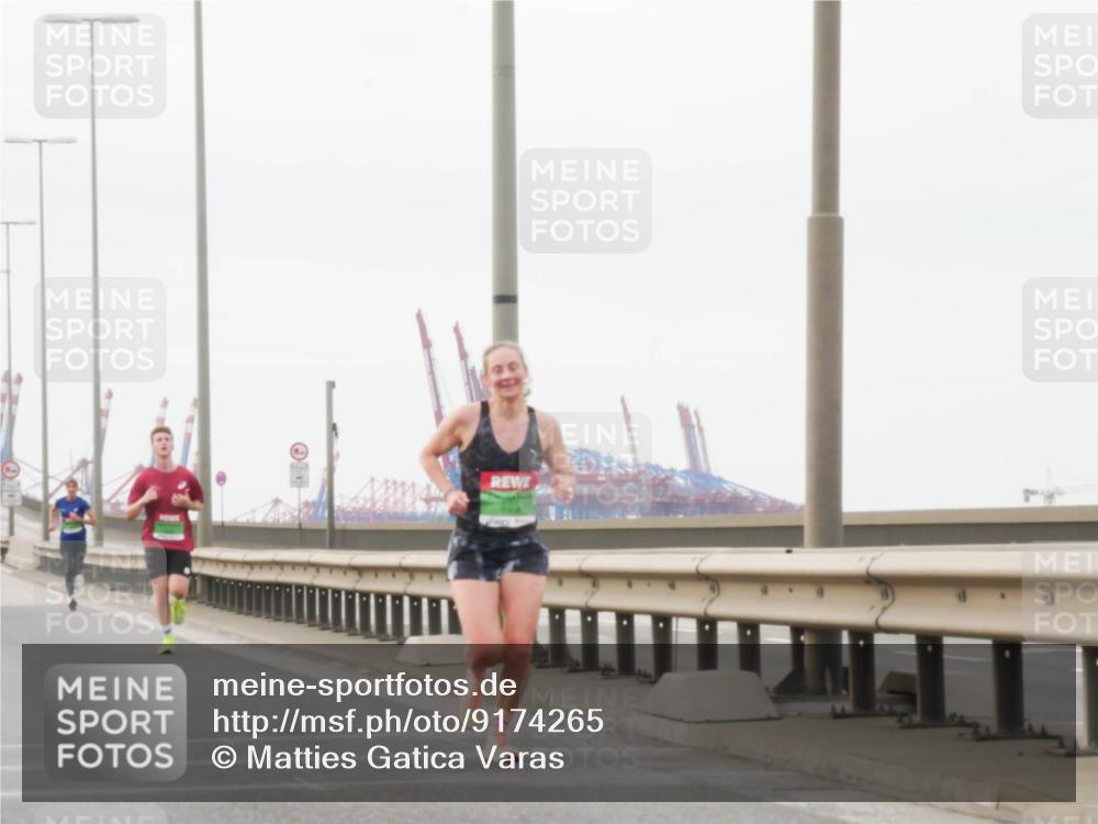 03.10.2025 - Köhlbrandbrückenlauf Matties Gatica Varas http://msf.ph/oto/9174265 03.10.2025 15:39:39 Position 3  meine-sportfotos.de