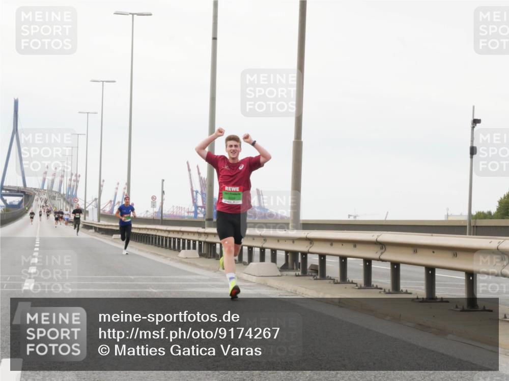 03.10.2025 - Köhlbrandbrückenlauf Matties Gatica Varas http://msf.ph/oto/9174267 03.10.2025 15:39:45 Position 3  meine-sportfotos.de
