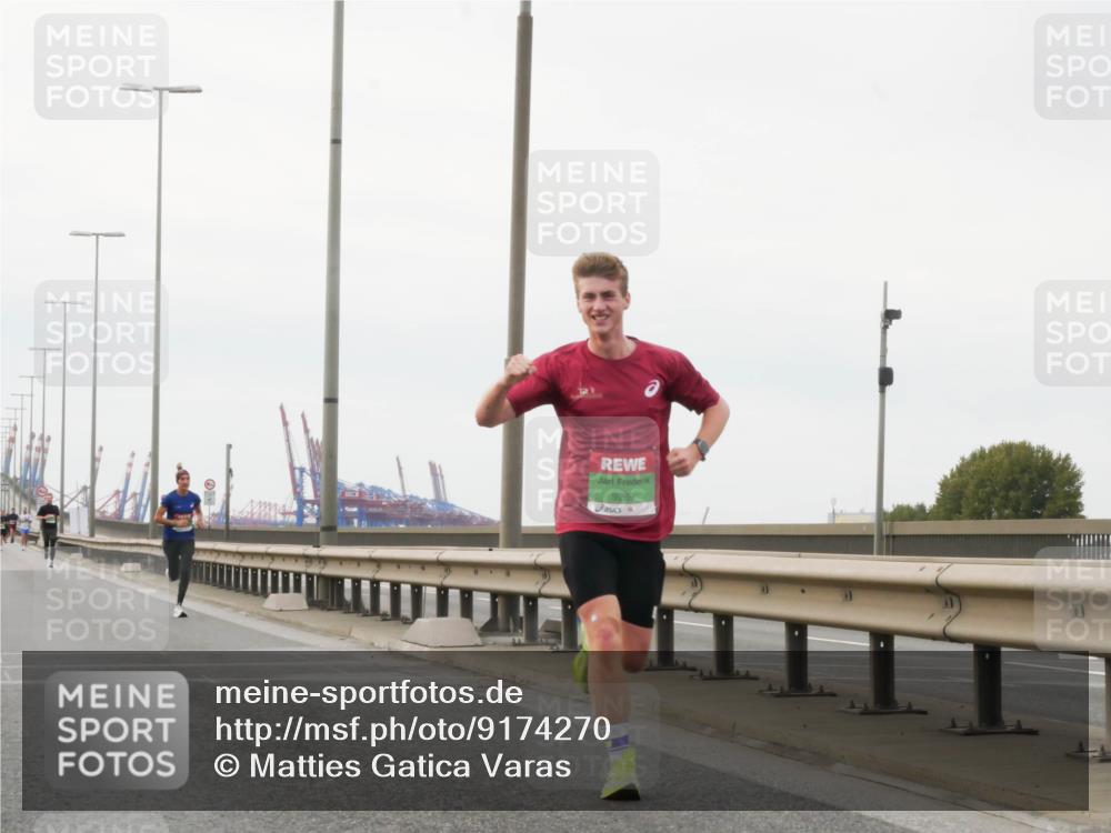 03.10.2025 - Köhlbrandbrückenlauf Matties Gatica Varas http://msf.ph/oto/9174270 03.10.2025 15:39:47 Position 3 9269 meine-sportfotos.de