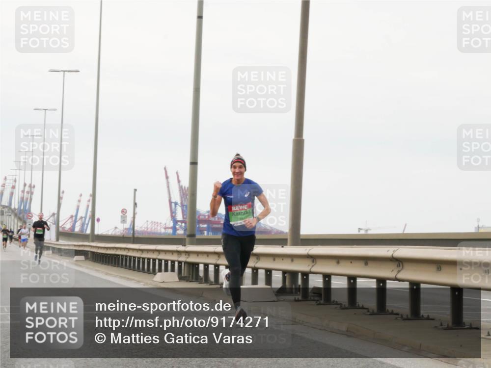 03.10.2025 - Köhlbrandbrückenlauf Matties Gatica Varas http://msf.ph/oto/9174271 03.10.2025 15:39:51 Position 3  meine-sportfotos.de