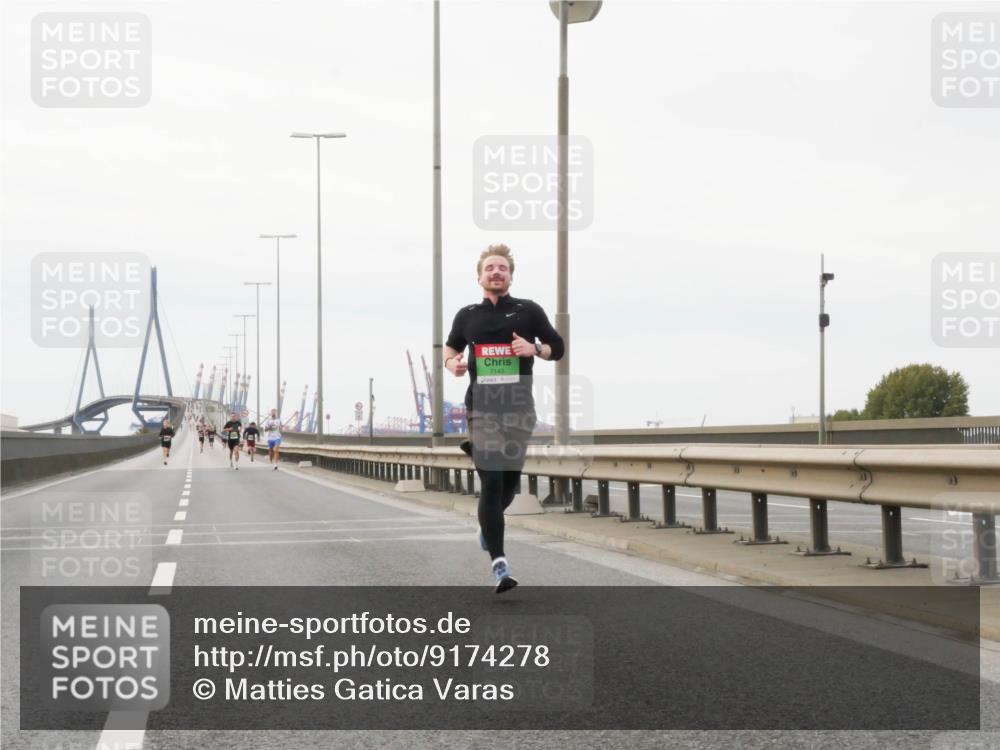 03.10.2025 - Köhlbrandbrückenlauf Matties Gatica Varas http://msf.ph/oto/9174278 03.10.2025 15:40:03 Position 3 7143 meine-sportfotos.de