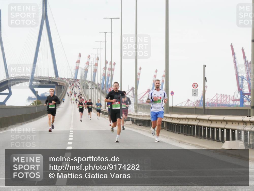 03.10.2025 - Köhlbrandbrückenlauf Matties Gatica Varas http://msf.ph/oto/9174282 03.10.2025 15:40:08 Position 3 12, 1 meine-sportfotos.de