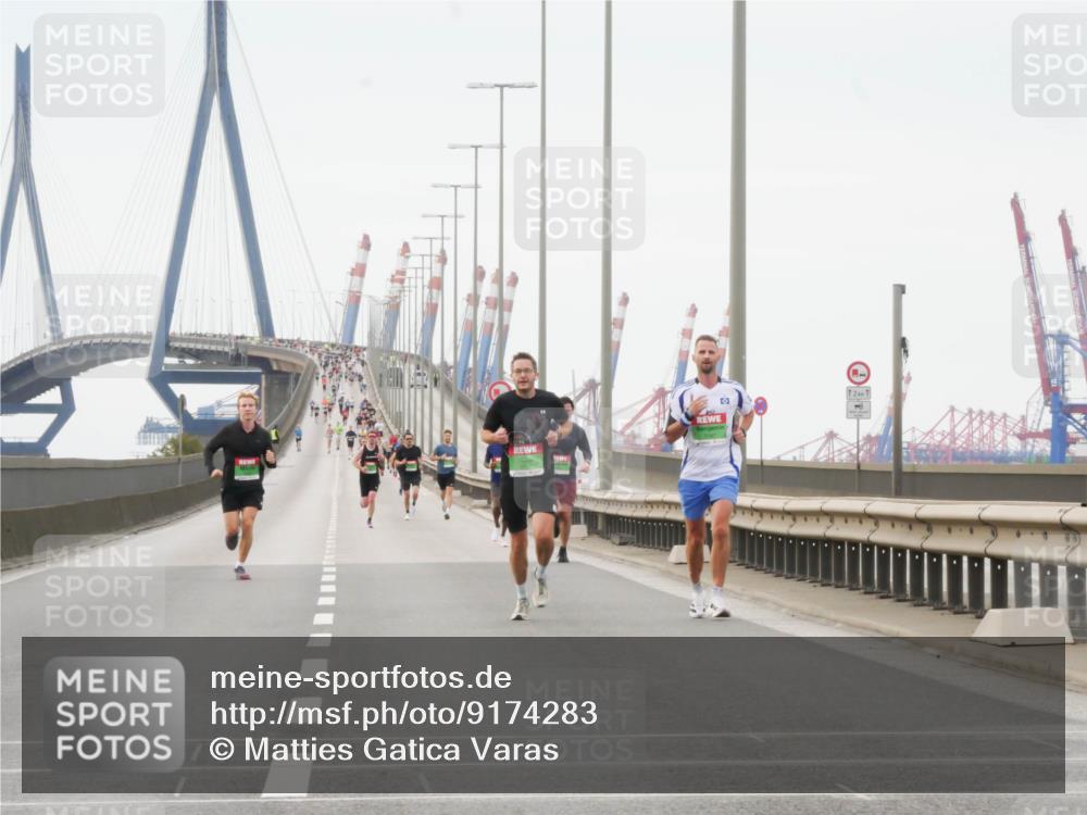 03.10.2025 - Köhlbrandbrückenlauf Matties Gatica Varas http://msf.ph/oto/9174283 03.10.2025 15:40:09 Position 3 0, 12, 1 meine-sportfotos.de