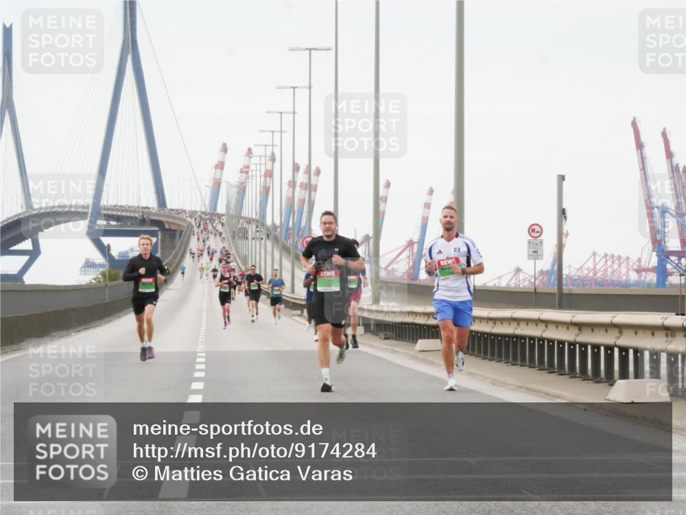 03.10.2025 - Köhlbrandbrückenlauf Matties Gatica Varas http://msf.ph/oto/9174284 03.10.2025 15:40:09 Position 3  meine-sportfotos.de