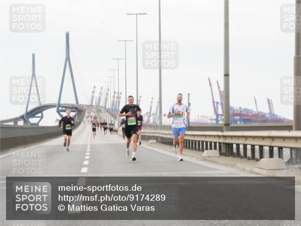 03.10.2025 - Köhlbrandbrückenlauf Matties Gatica Varas http://msf.ph/oto/9174289 03.10.2025 15:40:11 Position 3  meine-sportfotos.de