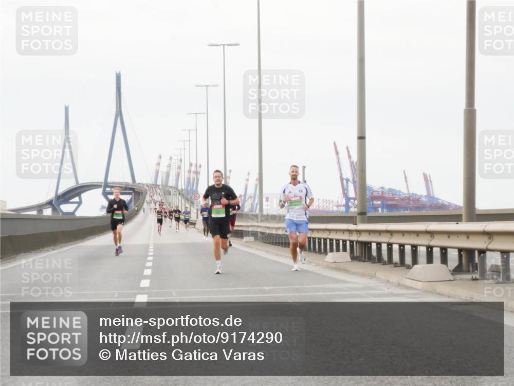 03.10.2025 - Köhlbrandbrückenlauf Matties Gatica Varas http://msf.ph/oto/9174290 03.10.2025 15:40:12 Position 3  meine-sportfotos.de