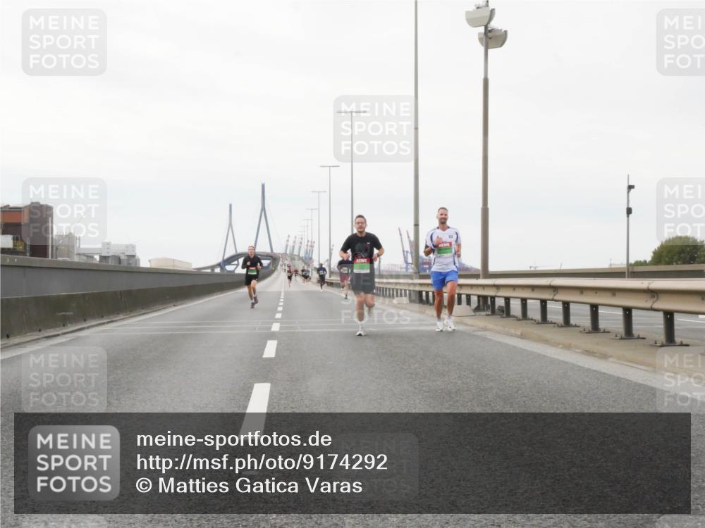03.10.2025 - Köhlbrandbrückenlauf Matties Gatica Varas http://msf.ph/oto/9174292 03.10.2025 15:40:15 Position 3  meine-sportfotos.de