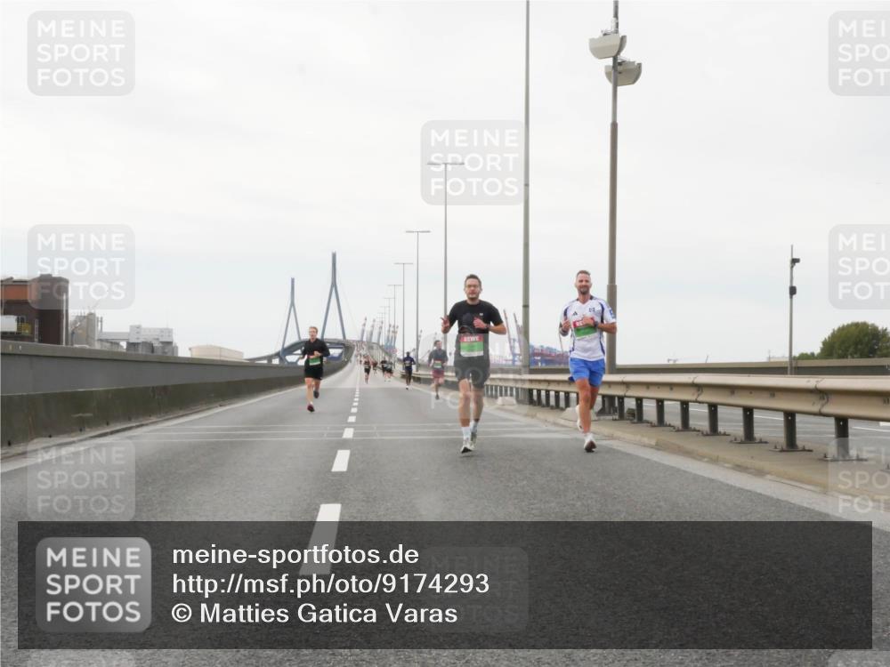 03.10.2025 - Köhlbrandbrückenlauf Matties Gatica Varas http://msf.ph/oto/9174293 03.10.2025 15:40:16 Position 3  meine-sportfotos.de