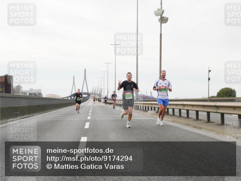 03.10.2025 - Köhlbrandbrückenlauf Matties Gatica Varas http://msf.ph/oto/9174294 03.10.2025 15:40:16 Position 3  meine-sportfotos.de