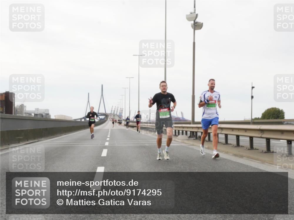 03.10.2025 - Köhlbrandbrückenlauf Matties Gatica Varas http://msf.ph/oto/9174295 03.10.2025 15:40:17 Position 3  meine-sportfotos.de