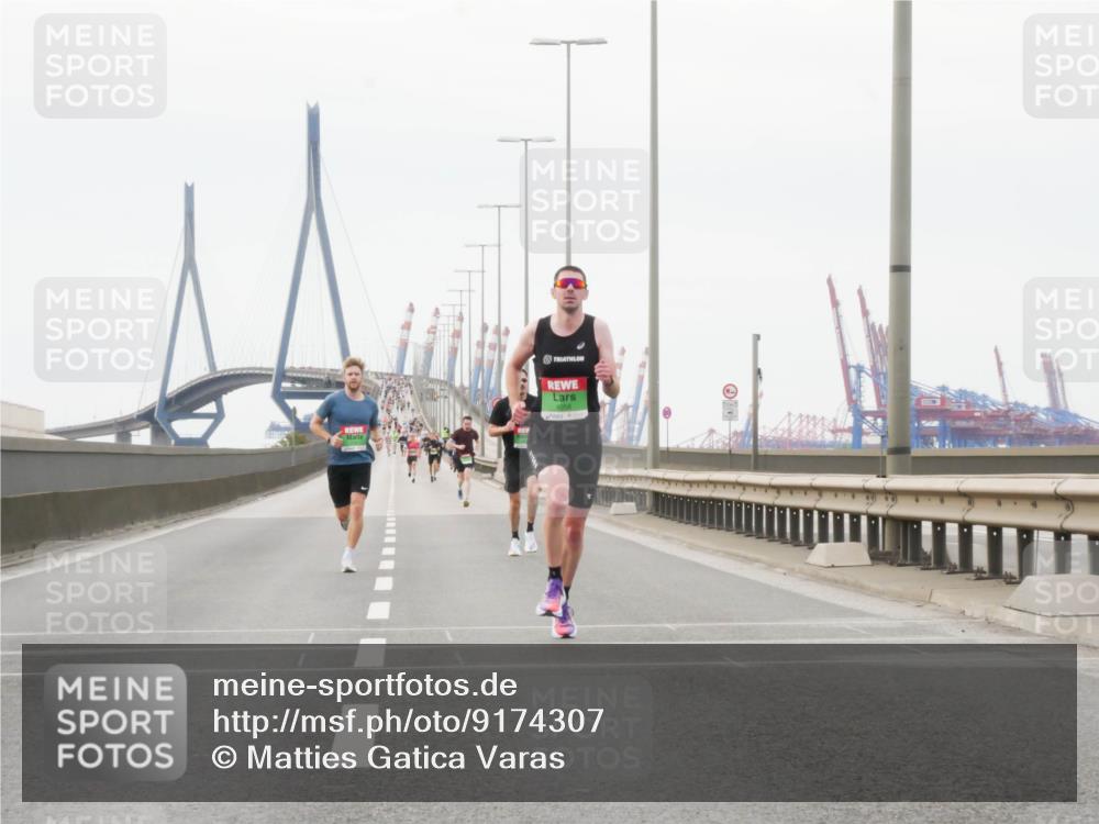 03.10.2025 - Köhlbrandbrückenlauf Matties Gatica Varas http://msf.ph/oto/9174307 03.10.2025 15:40:33 Position 3 3 meine-sportfotos.de