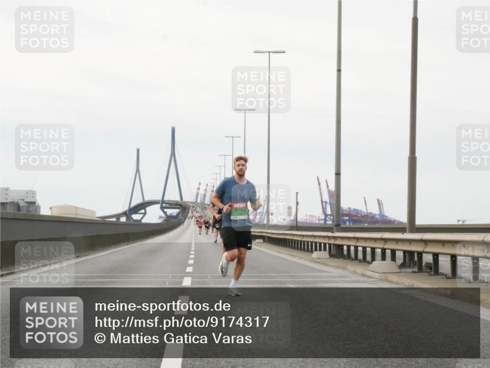 03.10.2025 - Köhlbrandbrückenlauf Matties Gatica Varas http://msf.ph/oto/9174317 03.10.2025 15:40:38 Position 3  meine-sportfotos.de